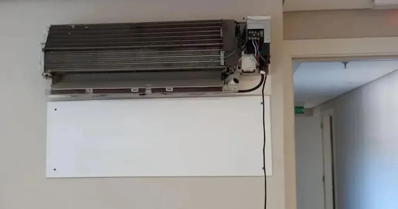 Evaporadora aberta para manutenção corretiva pela Ice Clima